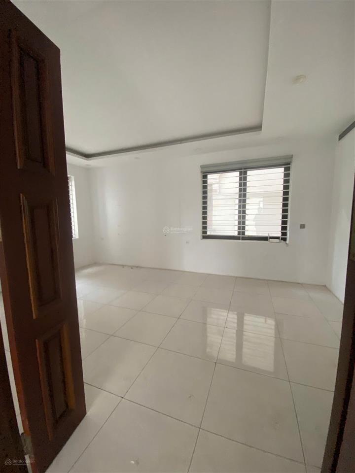 Cho thuê nhà biệt thự mỹ đình, dt 200m2, xây dựng 100m, 4 tầng, mt 8m. giá 40 triệu/tháng