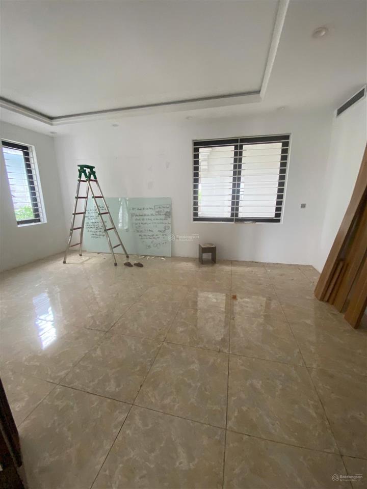 Cho thuê nhà biệt thự mỹ đình, dt 200m2, xây dựng 100m, 4 tầng, mt 8m. giá 40 triệu/tháng