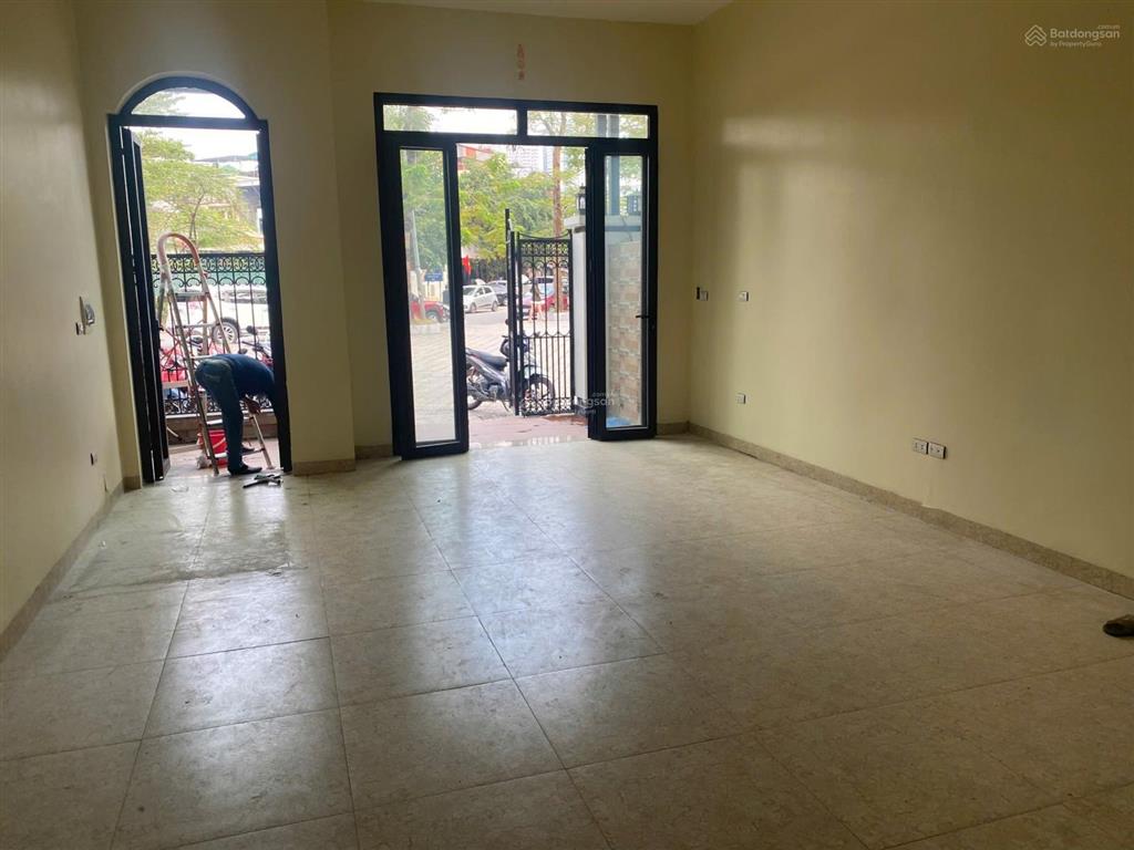 Cho thuê nhà liền kề đại kim, đường nguyễn xiển. dt 75m², 5 tầng, thang máy. giá 30 triệu