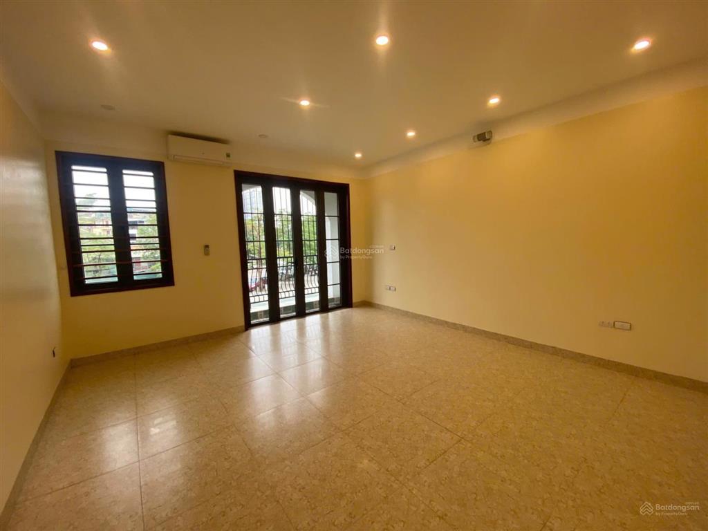 Cho thuê nhà liền kề đại kim, đường nguyễn xiển. dt 75m², 5 tầng, thang máy. giá 30 triệu