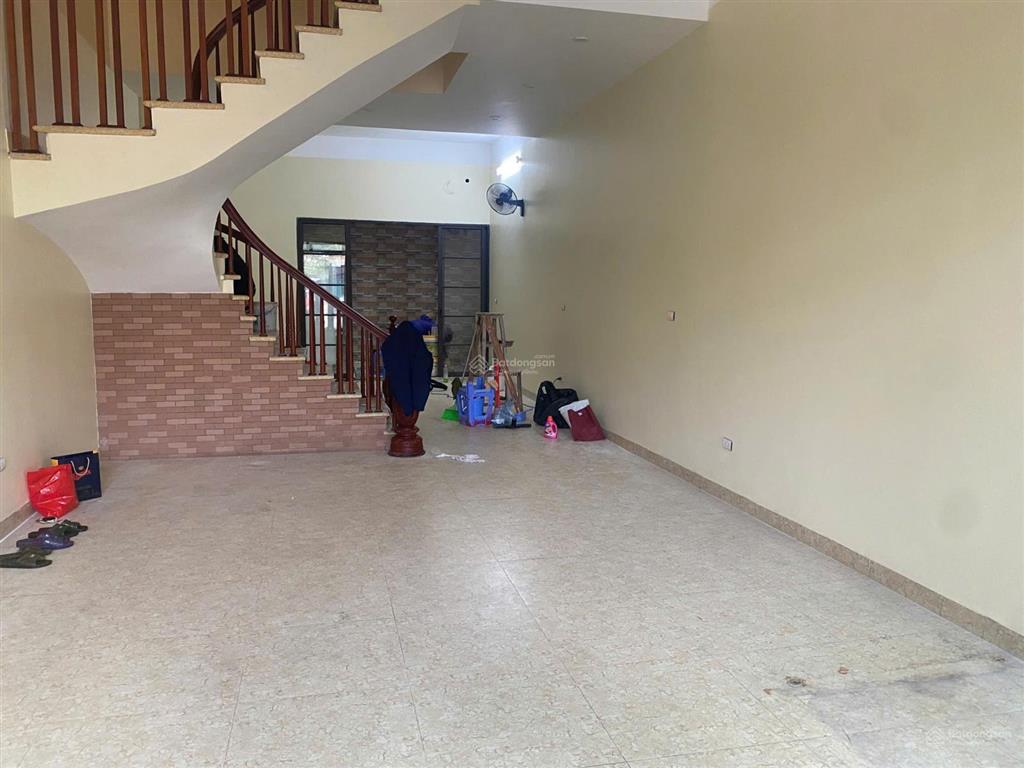 Cho thuê nhà liền kề đại kim, đường nguyễn xiển. dt 75m², 5 tầng, thang máy. giá 30 triệu
