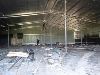 Cho thuê kho xưởng đông ngạc  bắc từ liêm. dt 550m, xe cont đỗ cửa. 80k/m2