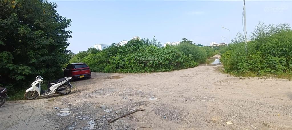 Cho thuê kho xưởng đông ngạc  bắc từ liêm. dt 550m2, xe cont đỗ cửa. 80k/m2/tháng