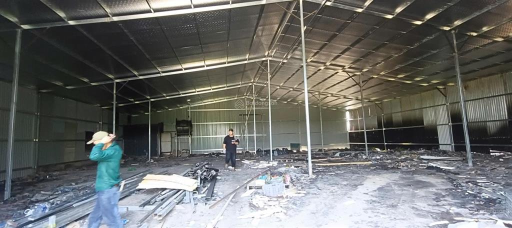 Cho thuê kho xưởng đông ngạc  bắc từ liêm. dt 550m2, xe cont đỗ cửa. 80k/m2/tháng