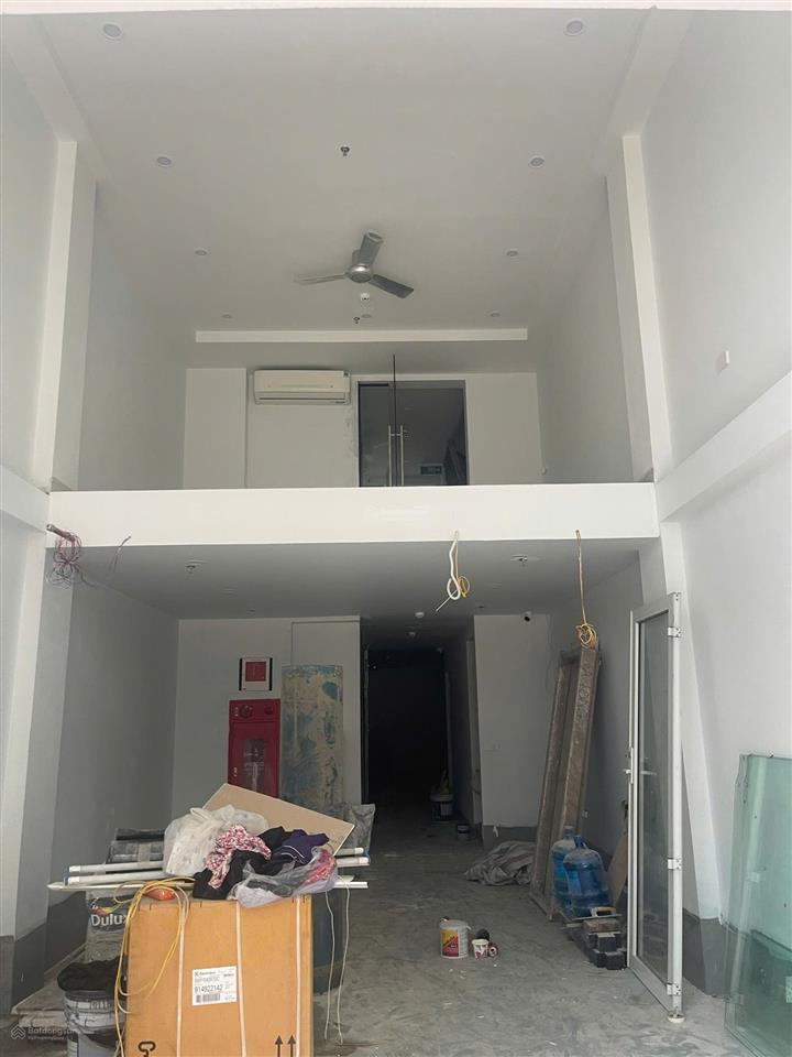 Cho thuê nhà đường mỹ đình, dt 85m, 5 tầng, thông sàn, thang máy. giá 45 triệu