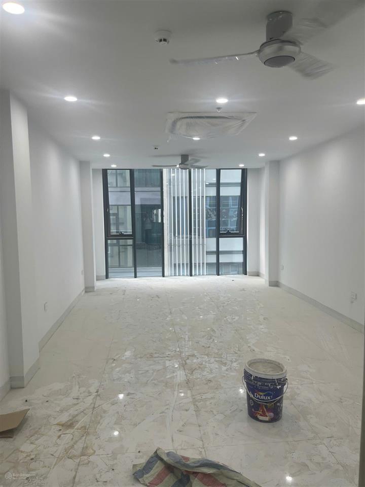 Cho thuê nhà đường mỹ đình, dt 85m, 5 tầng, thông sàn, thang máy. giá 45 triệu