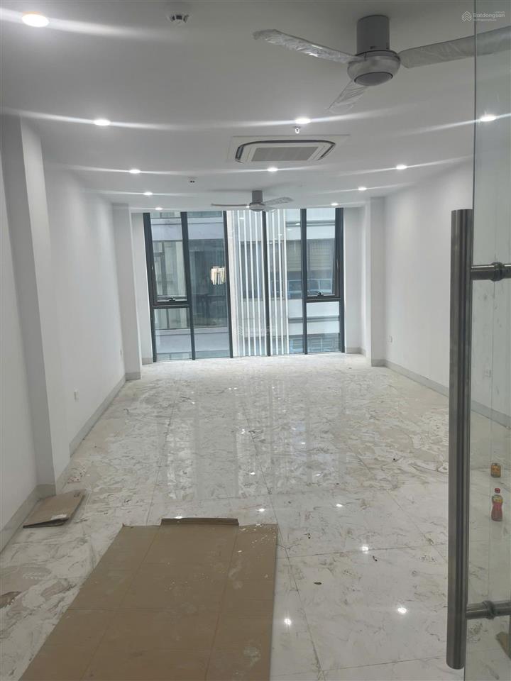 Cho thuê nhà đường mỹ đình, dt 85m, 5 tầng, thông sàn, thang máy. giá 45 triệu