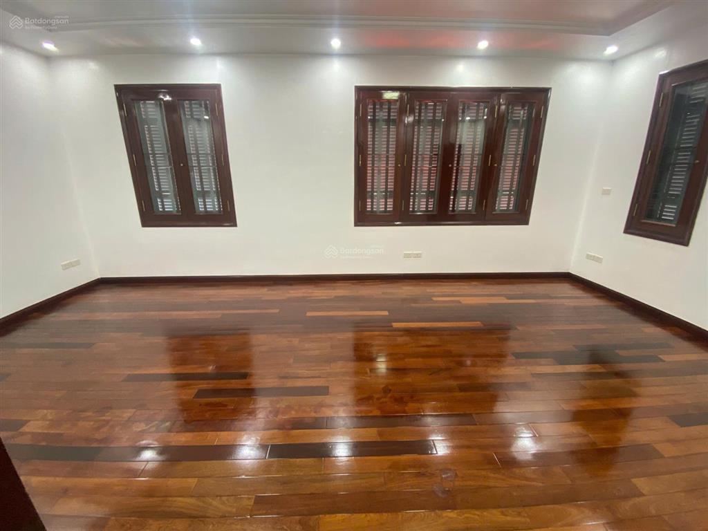 Cho thuê biệt thự mỹ đình, dt 100m2, xd 75m2, 4 tầng, có gara đỗ xe. giá 31 triệu/tháng