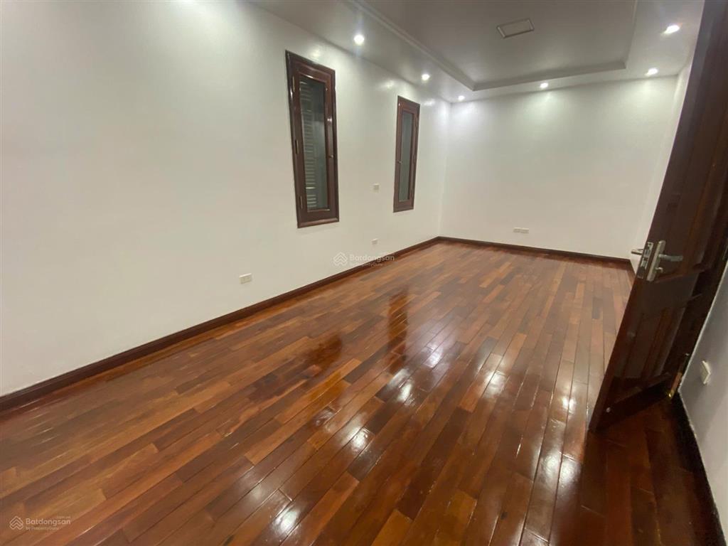 Cho thuê biệt thự mỹ đình, dt 100m2, xd 75m2, 4 tầng, có gara đỗ xe. giá 31 triệu/tháng