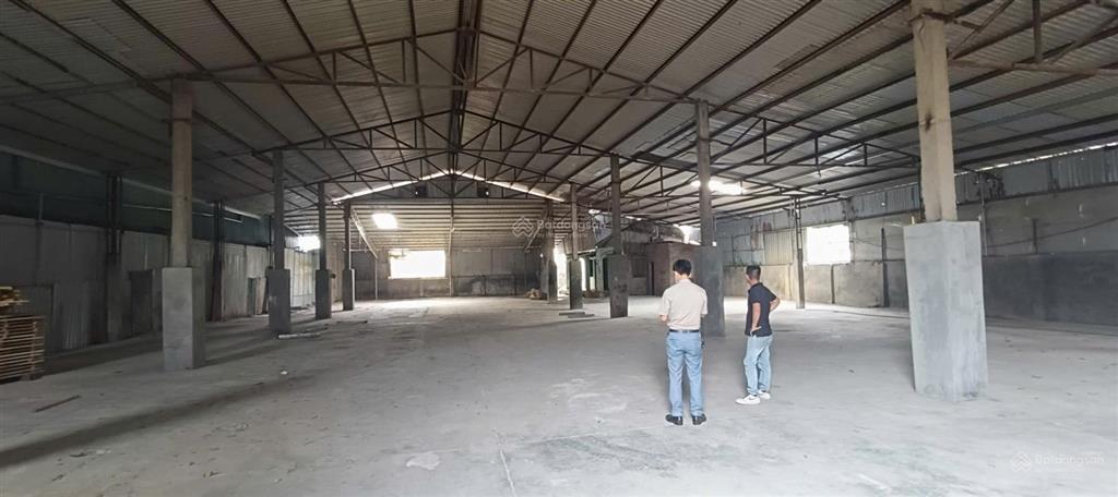 Cho thuê kho xưởng liên mạc, thượng cát, bắc từ liêm. dt 1.152m2, xe cont đỗ cửa. giá 30 triệu