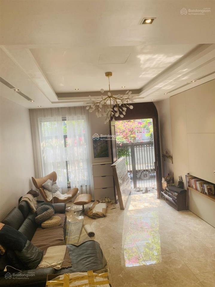 Cho thuê nhà liền kề vinhomes green bay mễ trì, dt 96m, 4,5 tầng, giá 65 triệu/tháng