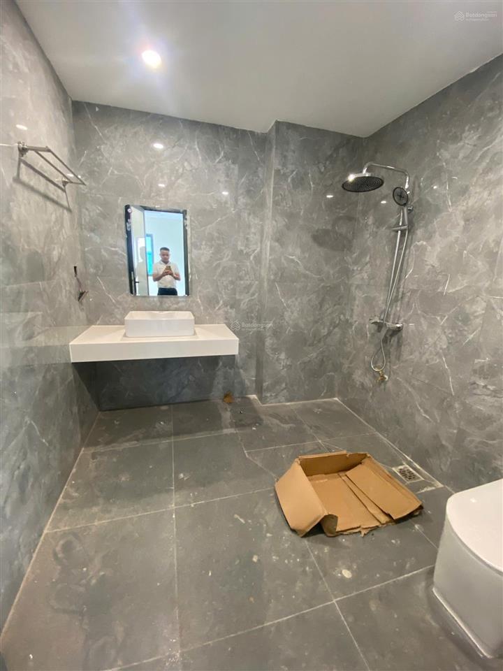 Cho thuê nhà liền kề tây nam mễ trì  từ liêm. dt 120m2, 4 tầng, thông sàn, thang máy. 50 triệu