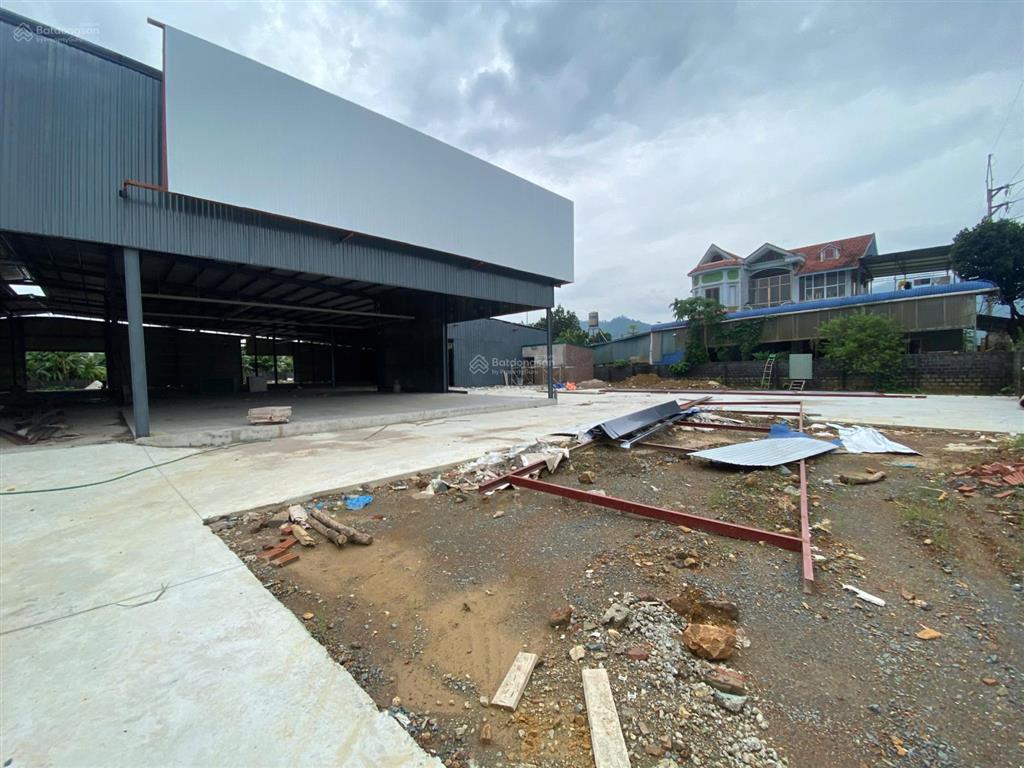 Cho thuê kho xưởng phú mãn, quốc oai. dt 1.400m2 + 2000m2 sân. mới 100%, xe cont đỗ cửa
