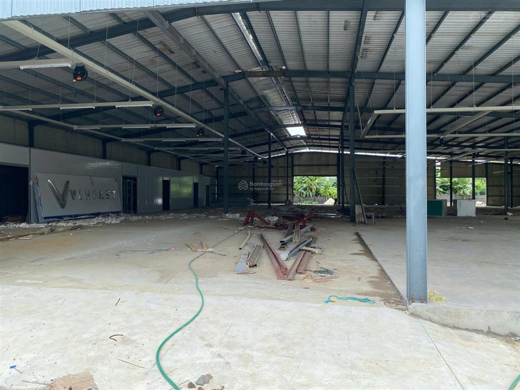 Cho thuê kho xưởng phú mãn, quốc oai. dt 1.400m2 + 2000m2 sân. mới 100%, xe cont đỗ cửa