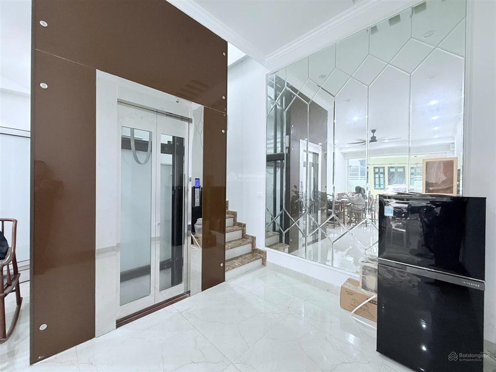 Cho thuê nhà ngõ phạm tuấn tài, cầu giấy. dt 55m, 6 tầng, thang máy, thông sàn. giá 35 triệu