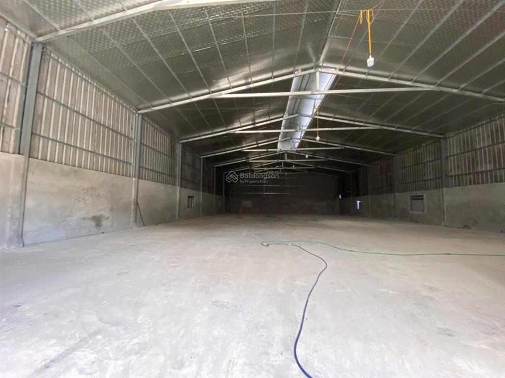 Cho thuê kho xưởng lai xá, hoài đức. dt 650m2, xe cont đỗ cửa. giá 90 nghìn/m2/th