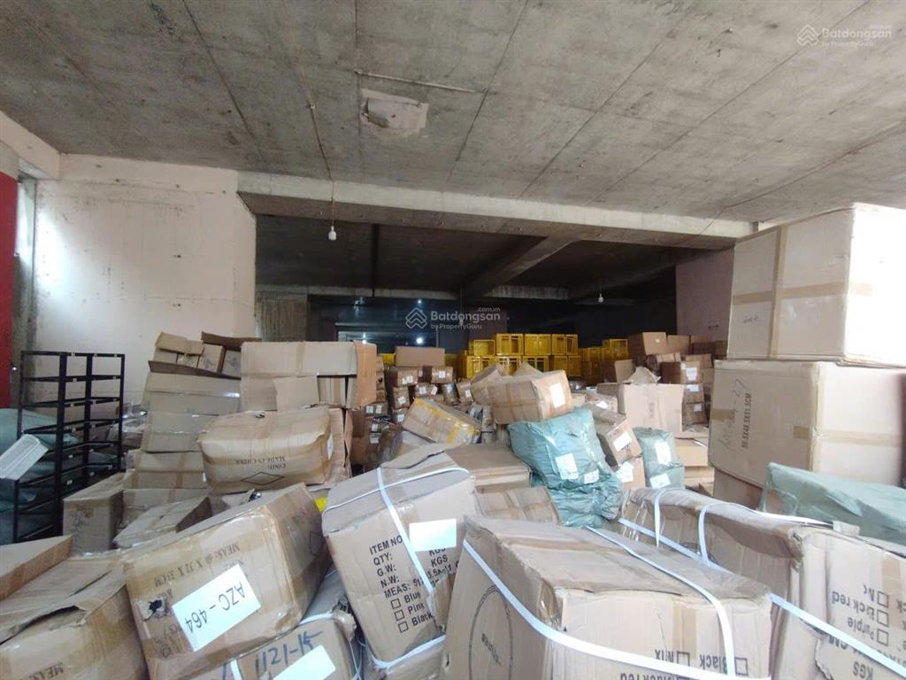 Cho thuê kho vạn phúc  hà đông. dt 500m2, xe công đỗ cửa, cho thuê lâu dài. giá 83 nghìn/m2