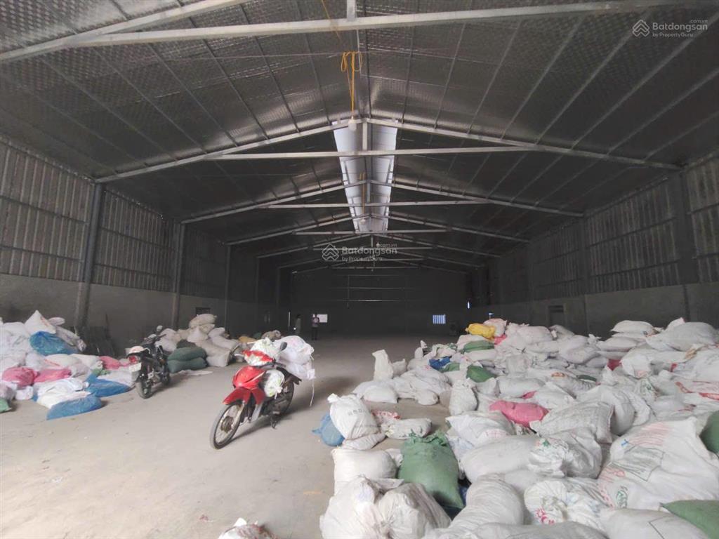 Cho thuê kho xưởng phú diễn, bắc từ liêm. dt 900m2, có pccc, xuất vat. giá 105k/m2