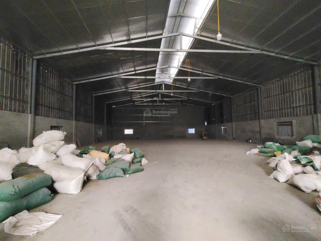 Cho thuê kho xưởng phú diễn, bắc từ liêm. dt 900m2, có pccc, xuất vat. giá 105k/m2