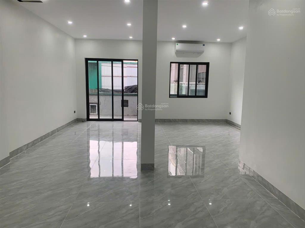 Cho thuê nhà đại mỗ, nam từ liêm. dt 116m, 4 tầng, có thang máy, điều hòa. giá 28 triệu/tháng