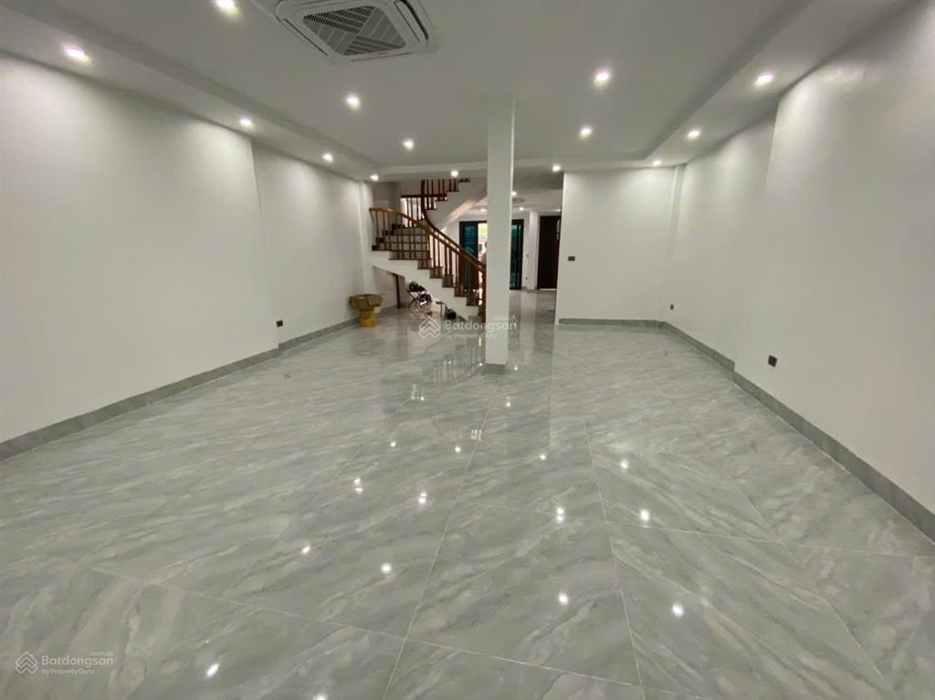 Cho thuê nhà đại mỗ, từ liêm. dt 116m2, 4 tầng, thang máy, điều hòa. giá 28 triệu