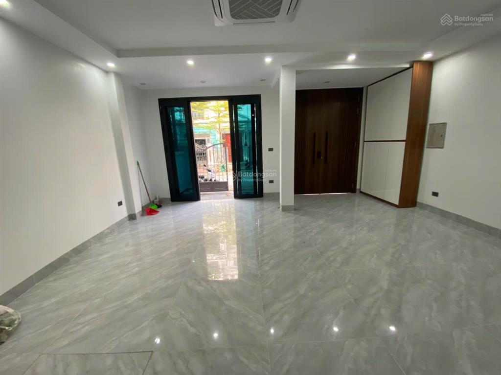 Cho thuê nhà đại mỗ, từ liêm. dt 116m2, 4 tầng, thang máy, điều hòa. giá 28 triệu