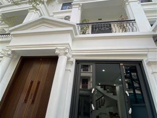 Cho thuê nhà đại mỗ, từ liêm. dt 116m2, 4 tầng, thang máy, điều hòa. giá 28 triệu