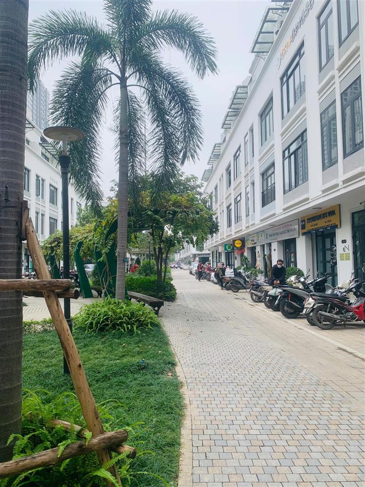 Cho thuê nhà liền kề vinhomes gardenia hàm nghi. giá 35 triệu/tháng. dt 95m2, 5 tầng, mt 6m