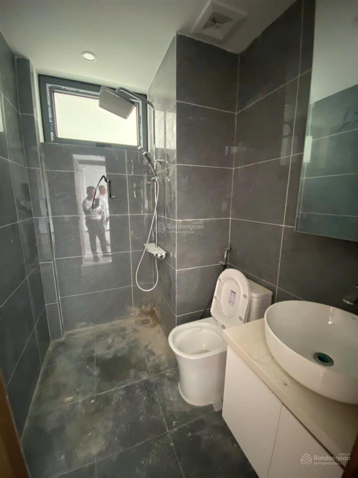 Cho thuê chung cư tây nam mễ trì, dt 70m2, 2 ngủ, đồ cơ bản. giá 11 triệu/tháng