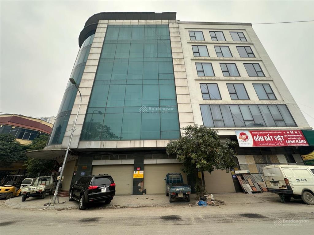 Có 102! toà building hoàng ngân , 125m x9t,1 hầm, doanh thu 200tr/th, pccc, gpxd , thang máy
