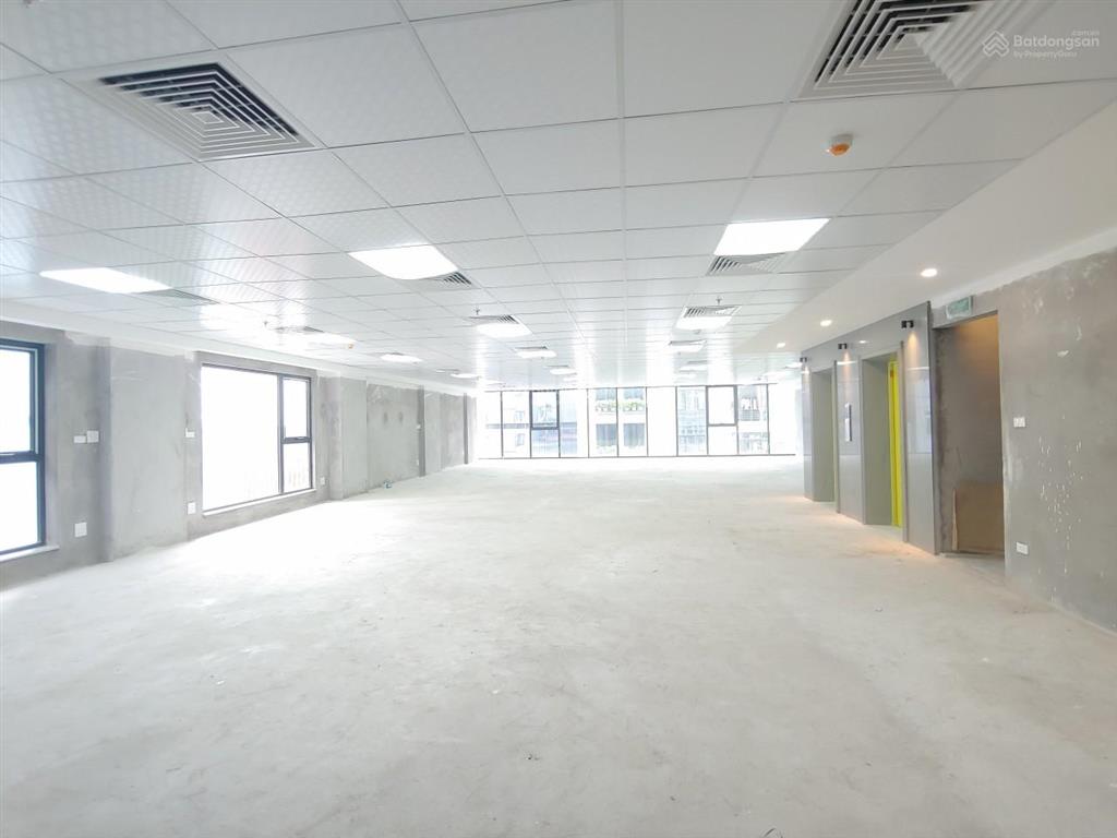 Cho thuê mbkd chùa láng, dt 110m2 mt 6m thông sàn, giá cho thuê chỉ 30tr /th.  0963 506 ***