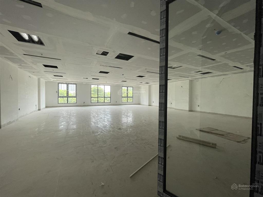 Bán tòa văn phòng trần kim xuyến, dt 300m x6t, 1 hầm, mt 18m, lô góc siêu rẻ,  0963 506 ***