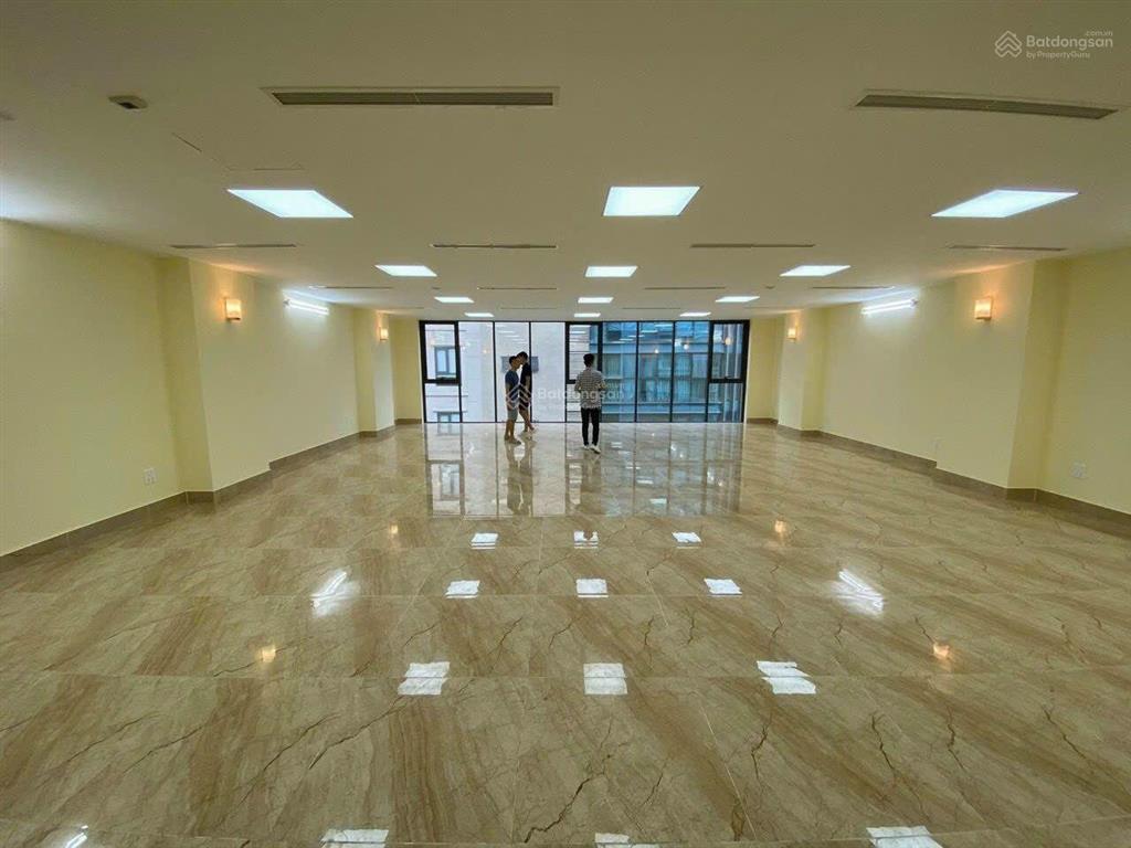 Bán nhà mặt phố tại hoàng ngân, 90 tỷ, 200m2, giá siêu hời uy tín