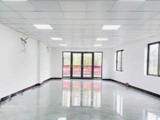 Cho thuê văn phòng nguyên hồng, dt 70m2 giá chỉ 12tr, thang máy, bảo vệ, vệ sinh.  0963 506 ***