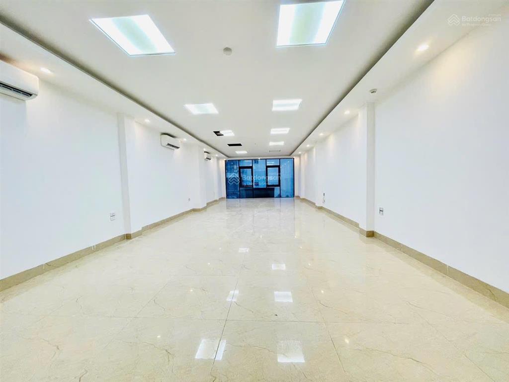 Tòa building nguyễn hoàng, dt 180m x 9t mt 24m, lô góc, thang máy, pccc, doanh thu 160tr