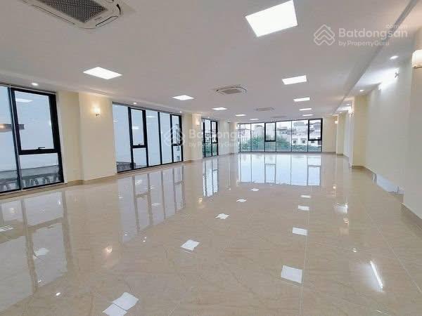 Tòa building nguyễn hoàng, dt 180m x 9t mt 24m, lô góc, thang máy, pccc, doanh thu 160tr
