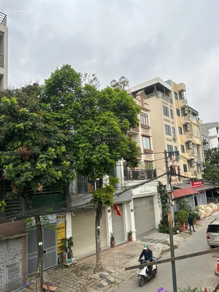 Bán gấp nhà mặt phố an dương vương  tây hồ, cạnh cầu nhật tân, dt 124m2 giá 20,x tỷ,  0988 138 ***