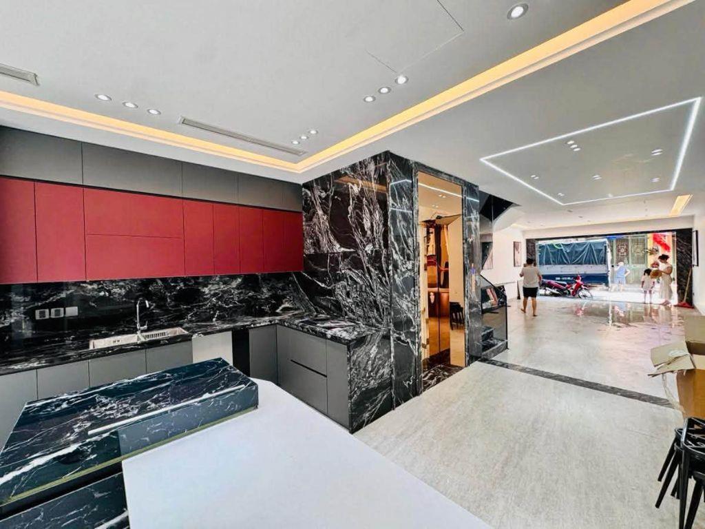 Bán gấp nhà 30 Nguyễn Thị Định - Cầu Giấy, dt 90m2 x 8T thang máy, gara ô tô, lh ngay: 0988138345