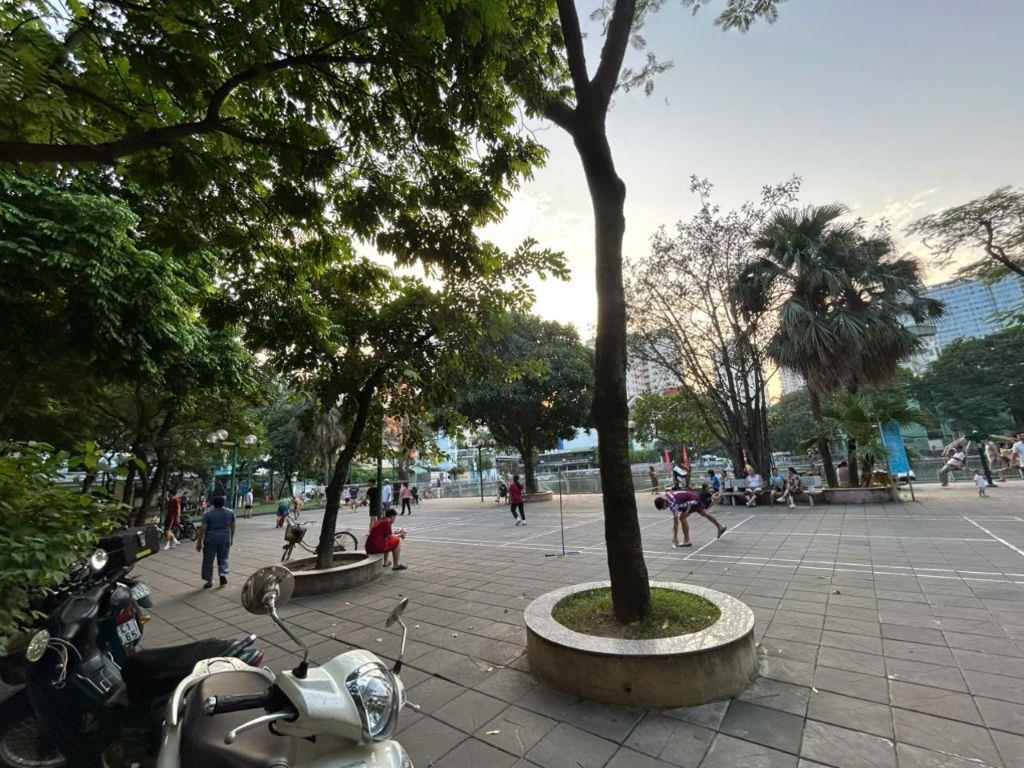 Nhà Đẹp View Vườn Hoa- Hồ Nước phố Hoàng Ngân - Cầu Giấy. 65m2 x 5T Mt 5m , giá nhỉnh 30 tỷ. Lh 0988138345.