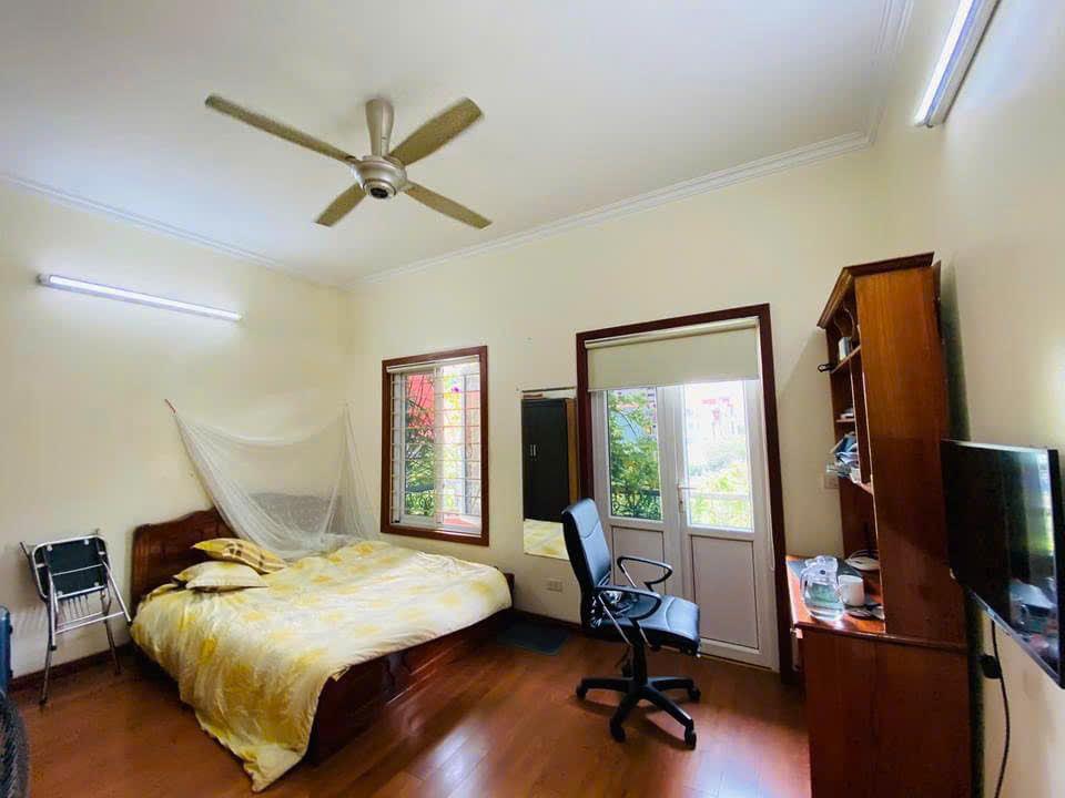 Nhà Đẹp View Vườn Hoa- Hồ Nước phố Hoàng Ngân - Cầu Giấy. 65m2 x 5T Mt 5m , giá nhỉnh 30 tỷ. Lh 0988138345.