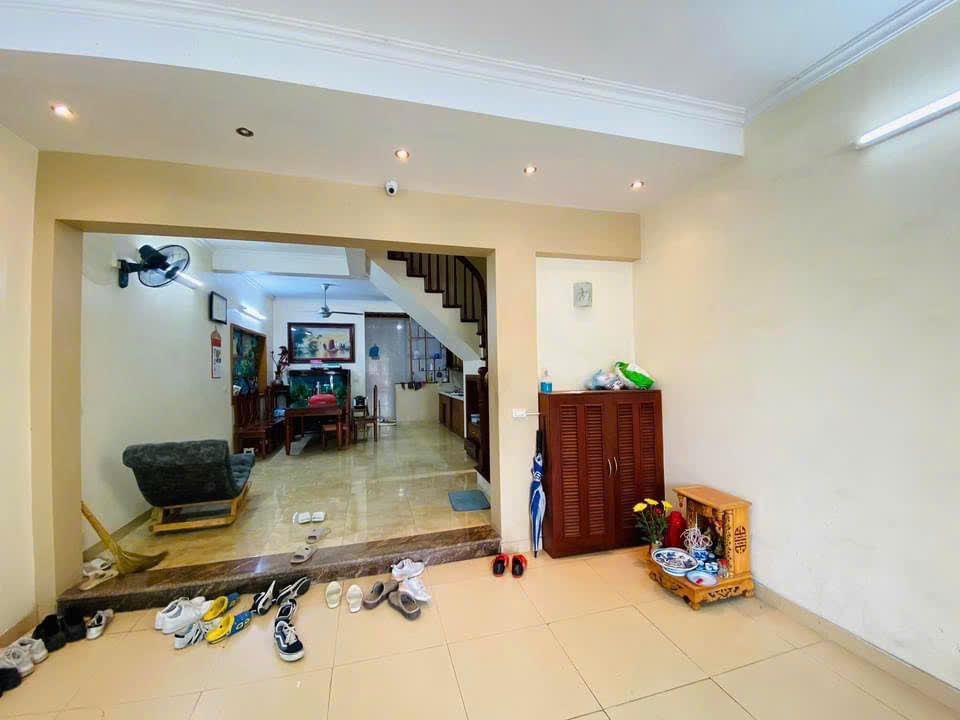 Nhà Đẹp View Vườn Hoa- Hồ Nước phố Hoàng Ngân - Cầu Giấy. 65m2 x 5T Mt 5m , giá nhỉnh 30 tỷ. Lh 0988138345.