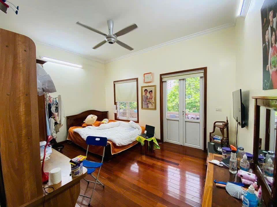 Nhà Đẹp View Vườn Hoa- Hồ Nước phố Hoàng Ngân - Cầu Giấy. 65m2 x 5T Mt 5m , giá nhỉnh 30 tỷ. Lh 0988138345.