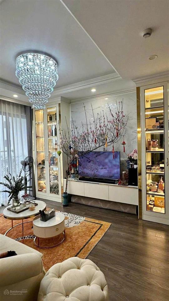 Gia đình cần bán căn 2pn tầng đẹp tại green pearl 378 minh khai
