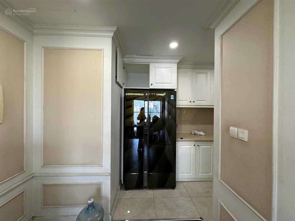 Cho thuê chcc vinhomes d'capitale, đập thông 2 căn, 6 phòng ngủ, tòa c7, 180m2, đầy đủ nội thất