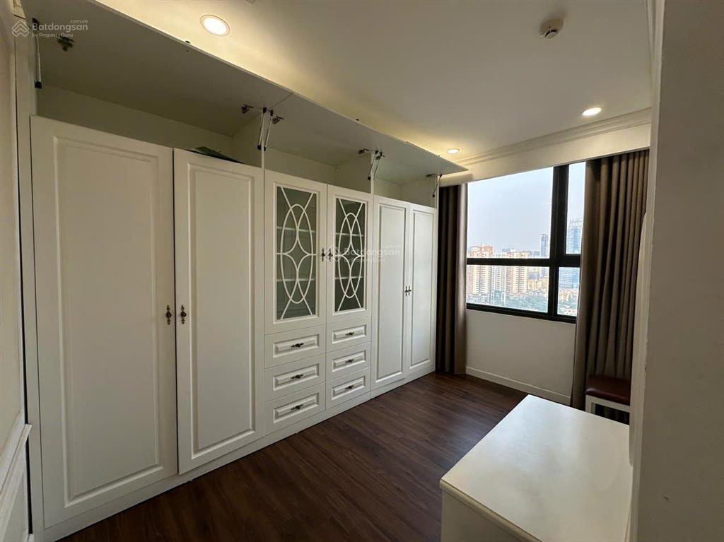 Cho thuê chcc vinhomes d'capitale, đập thông 2 căn, 6 phòng ngủ, tòa c7, 180m2, đầy đủ nội thất
