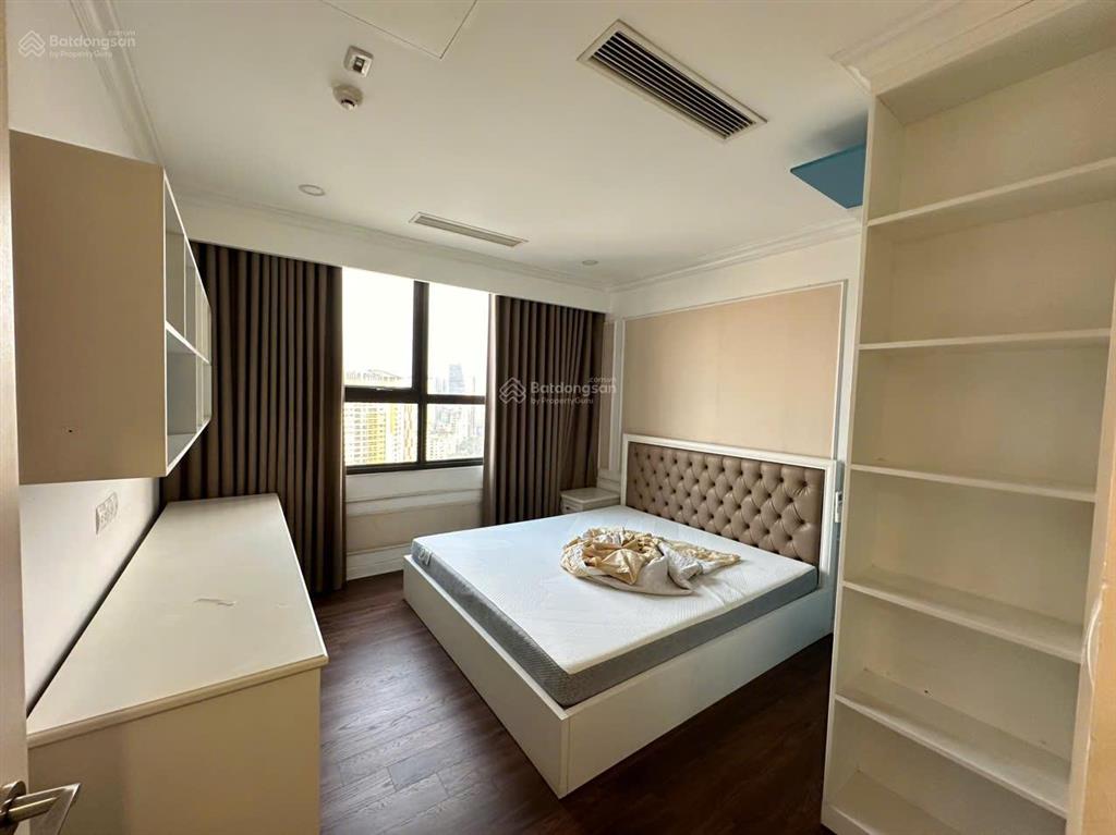 Cho thuê chcc vinhomes d'capitale, đập thông 2 căn, 6 phòng ngủ, tòa c7, 180m2, đầy đủ nội thất