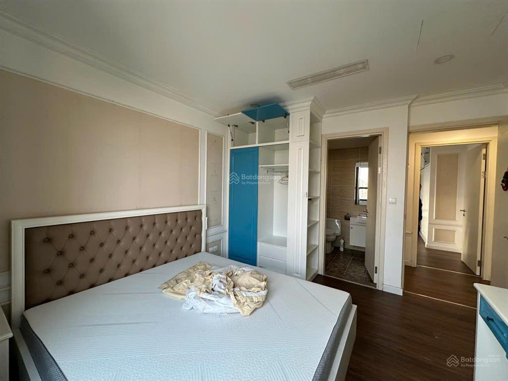 Cho thuê chcc vinhomes d'capitale, đập thông 2 căn, 6 phòng ngủ, tòa c7, 180m2, đầy đủ nội thất