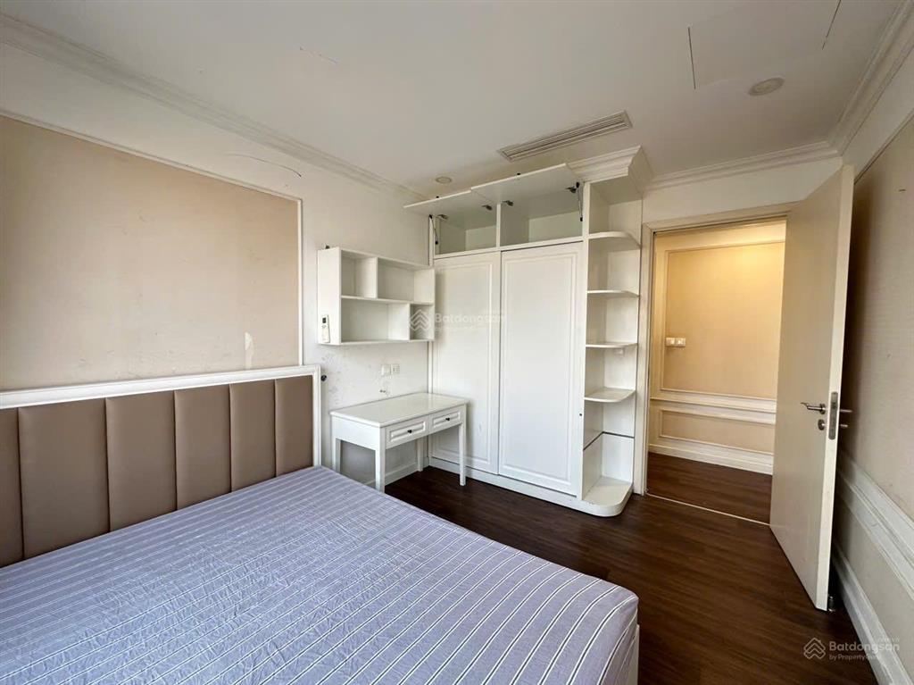 Cho thuê chcc vinhomes d'capitale, đập thông 2 căn, 6 phòng ngủ, tòa c7, 180m2, đầy đủ nội thất