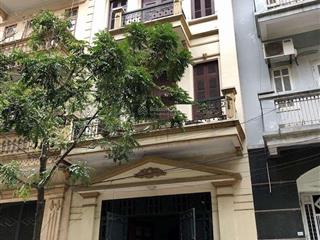 Cho thuê nhà ngõ 106 đường hoàng quốc việt. diện tích 60m x 4 tầng mặt tiền 4.5m, đường rộng 8m