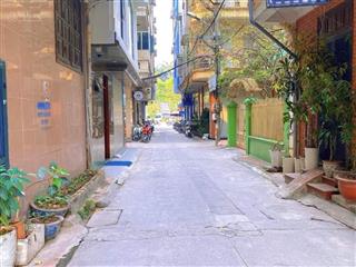Cho thuê căn nhà riêng ngõ 421 đường hoàng quốc việt  diện tích 55m2 x 4 tầng ô tô đậu cửa